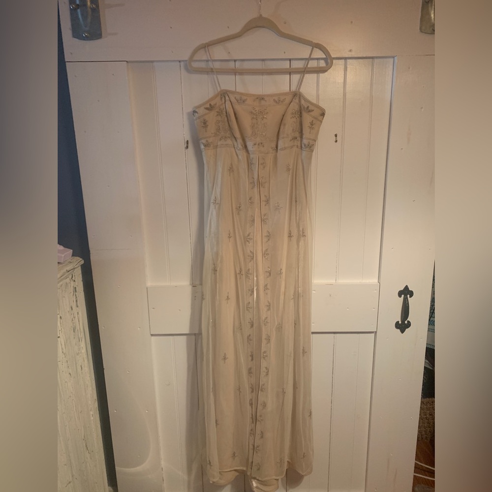 Elegant Dress perfect for wedding and prom